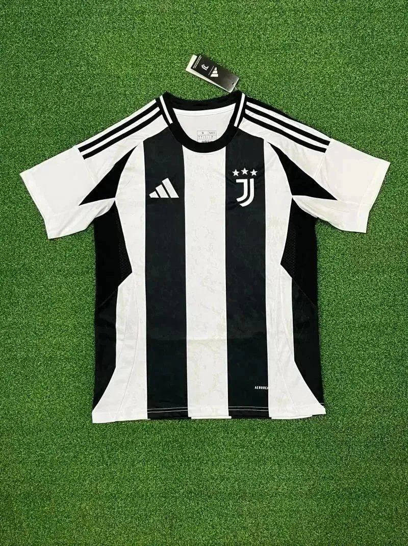 24-25 Juventus home court